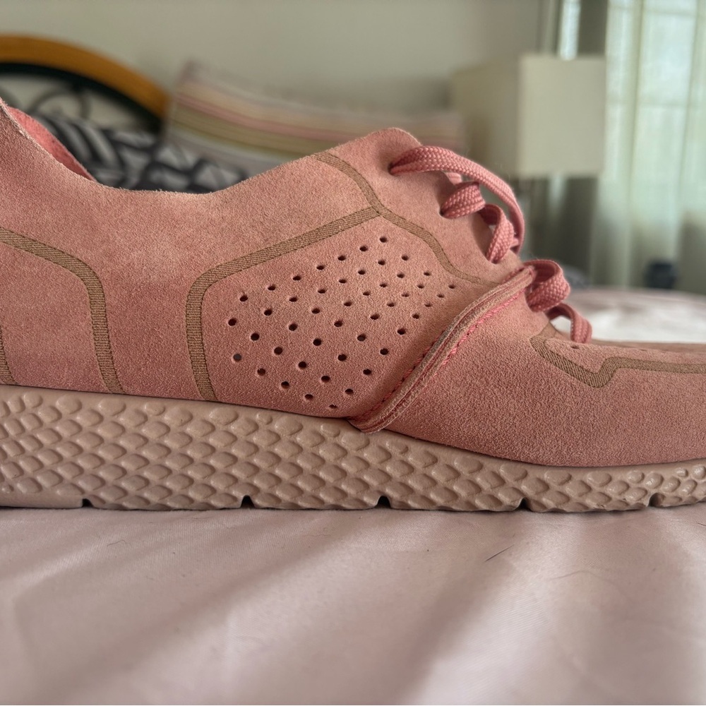 Pink Suede Low-Top Saydo Sneakers with Breathable Design women’s size 42 (10).